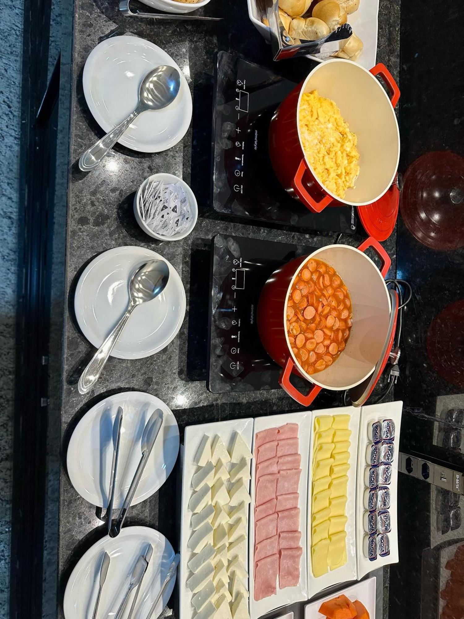 Hotel Premier 贝洛哈里桑塔 外观 照片